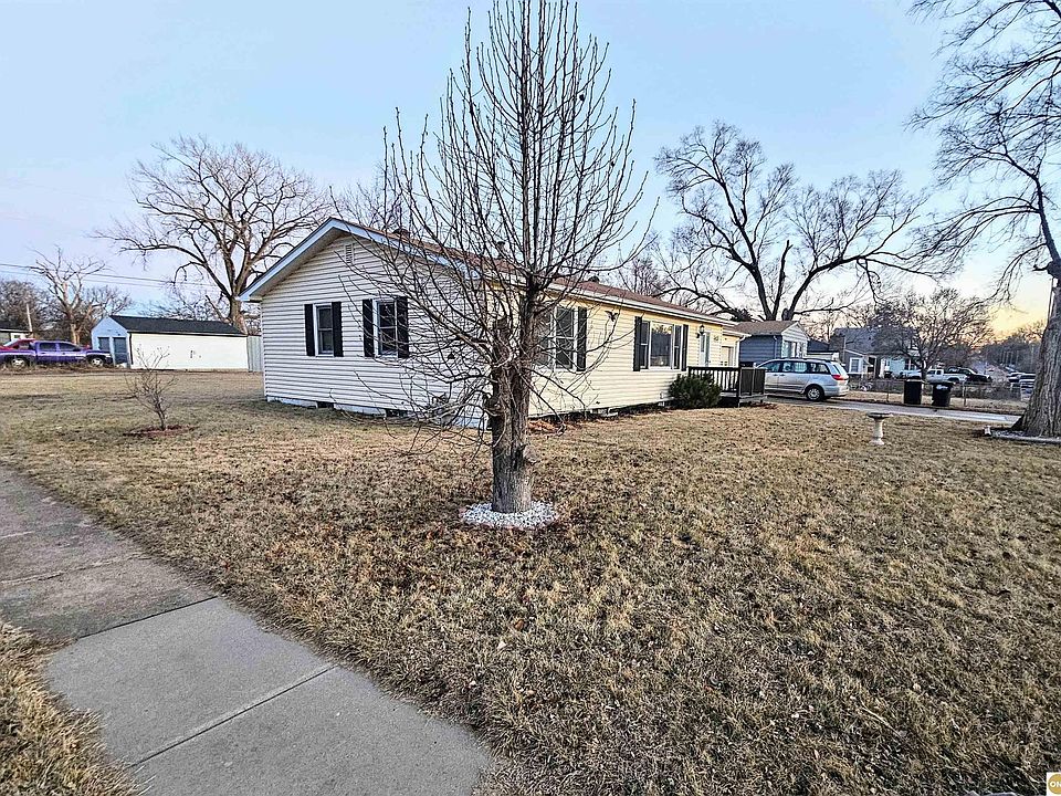 2nd image of 4555 N 16th St