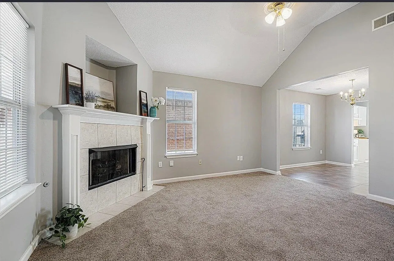 3 bed, 1209 sqft, $1,700 — Photo 3