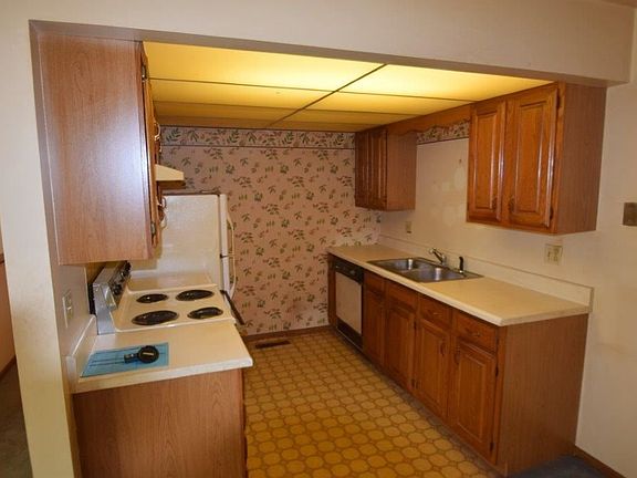 3rd image of 2511 Kirk Point Dr