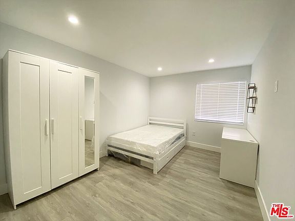 5th image of 1321 W 30th St