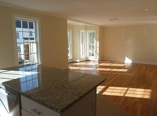 3rd image of 141 Main St APT 3