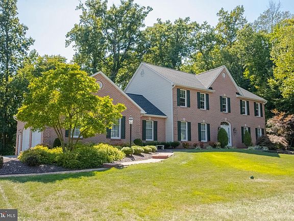 5th image of 2303 Queensbury Dr #206