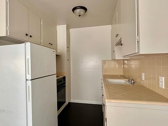 3rd image of 2095 Lincoln Ave APT 18