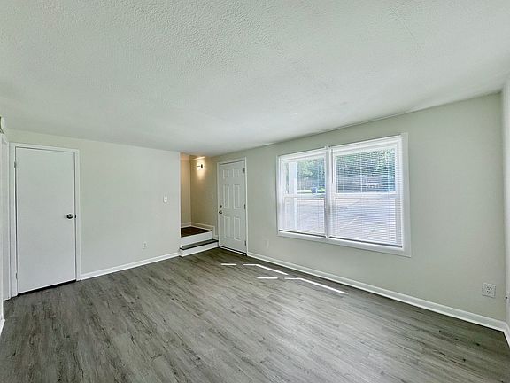 3rd image of 221A Smith St