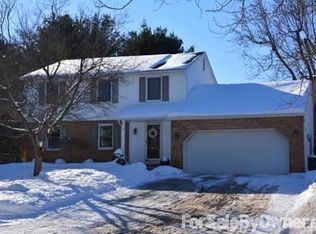 93 The Mdws, East Aurora, NY 14052