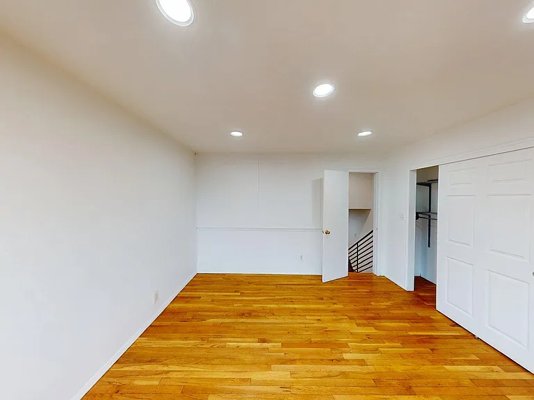 10 Jones St #5E — Photo 11