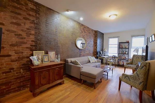 1st image of 151 W 72nd St APT 2a