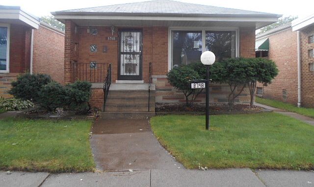 1st image of 8748 S Crandon Ave
