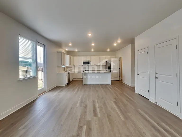 108 Punderson Dr — Photo 5