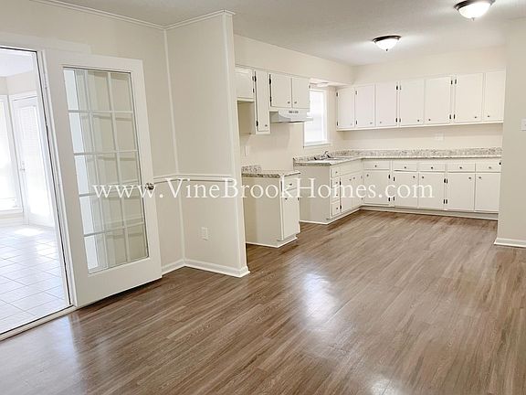 4th image of 7058 Carrolton Dr W