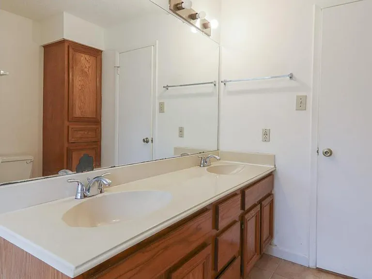 10802 Sashay Dr — Photo 9
