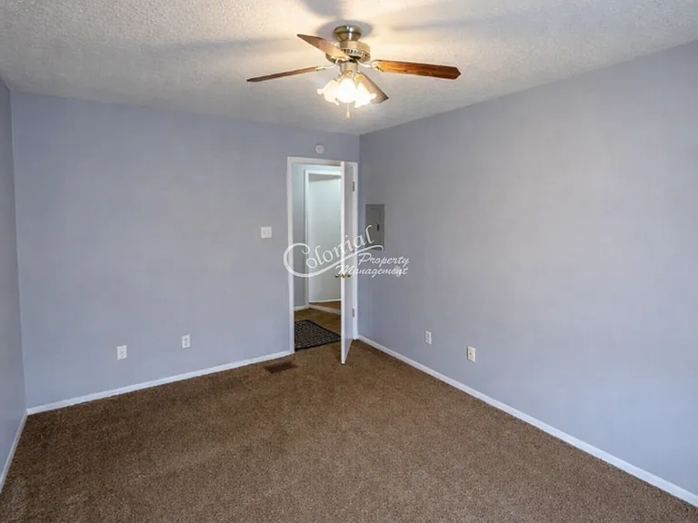 1105 Leslie Cir #D — Photo 5
