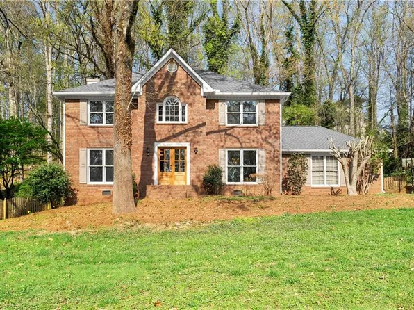490 Guilford Cir, Marietta, GA 30068