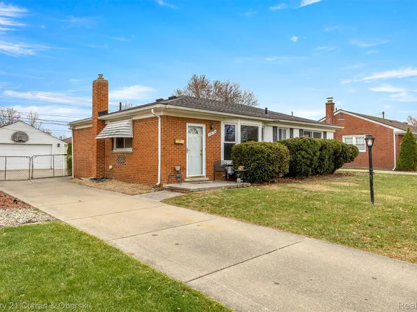 35158 Parkdale St, Livonia, MI 48150