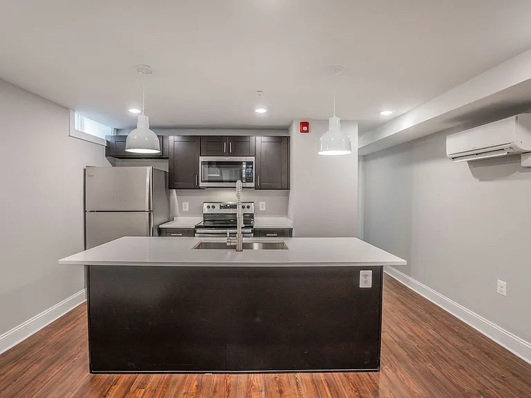 310 E Lanvale St — Photo 20