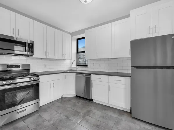 253 Albany Avenue image 3 of 13