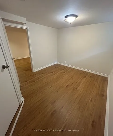 686 Sammon Ave #BASEMENT — Photo 11