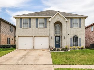 2812 N Hampton Dr, Grand Prairie, TX 75052