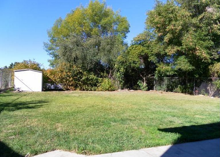 2nd image of 441 Navajo Springs Rd