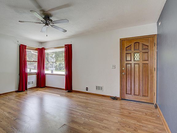4th image of 5036 W Kinnickinnic River Pkwy