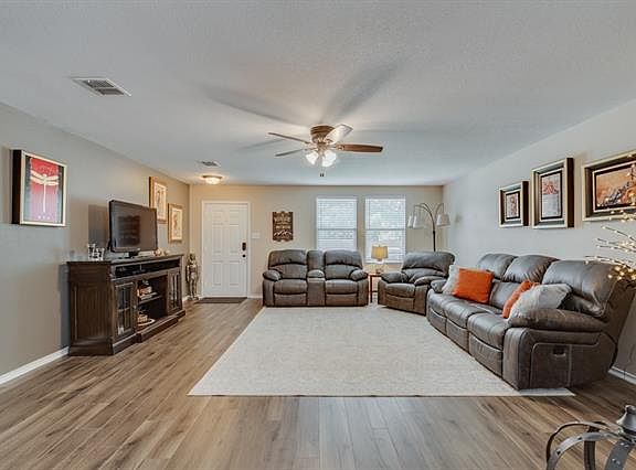 2nd image of 513 Riverflat Dr