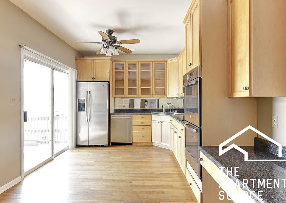 1st image of 2453 N Greenview Ave #2