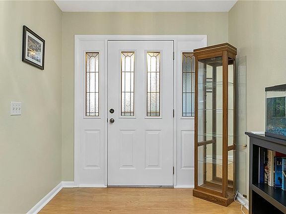 3rd image of 18615 Anglewood Dr