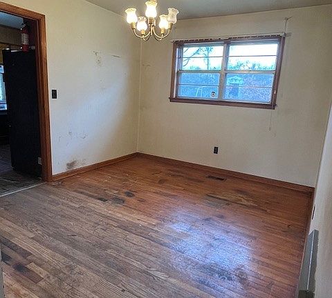 5th image of 241 Trousdale Ave