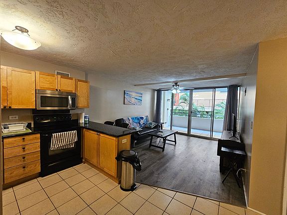 2nd image of 430 Kaiolu St APT 202