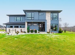 13715 Retreat Trl, Fort Wayne, IN 46845