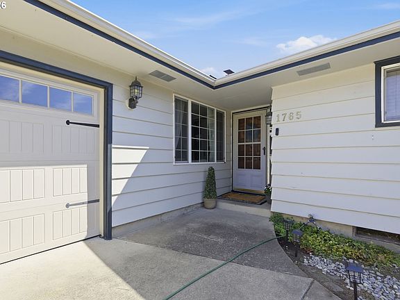 3rd image of 1765 Santa Rosa St