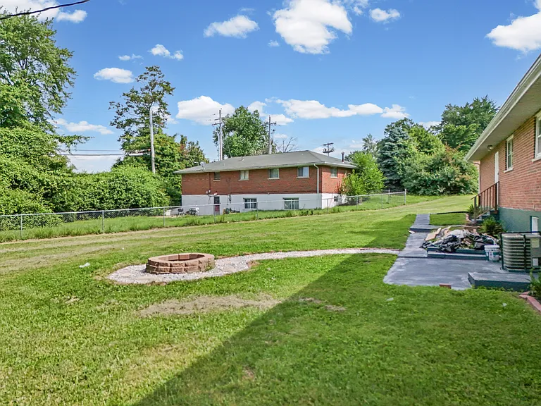 10325 Lookaway Dr — Photo 45