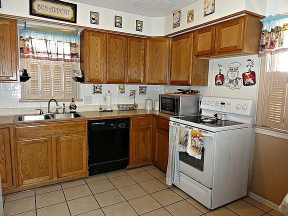 5th image of 446 N Slade Ave