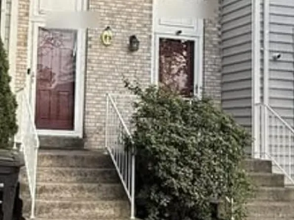 46863 Woodstone Ter, Sterling, VA 20164
