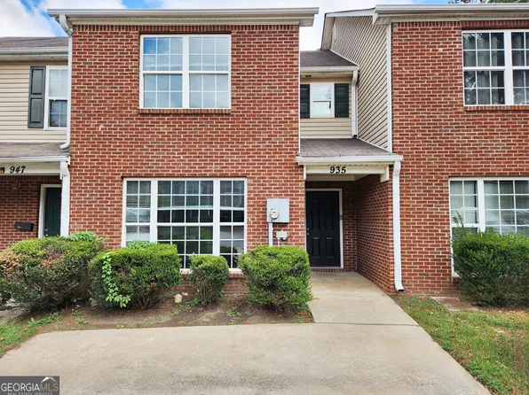 935 Hickory Bend Rd, Atlanta, GA 30349