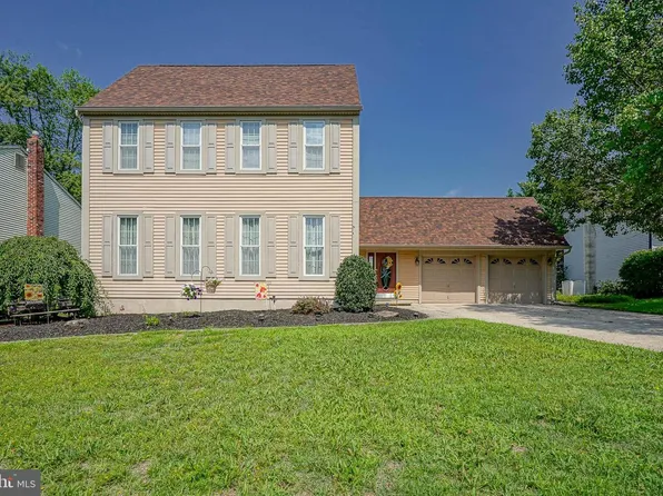 11 Oak St, Blackwood, NJ 08012