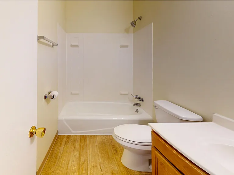 5765 Georgetown Rd — Photo 9
