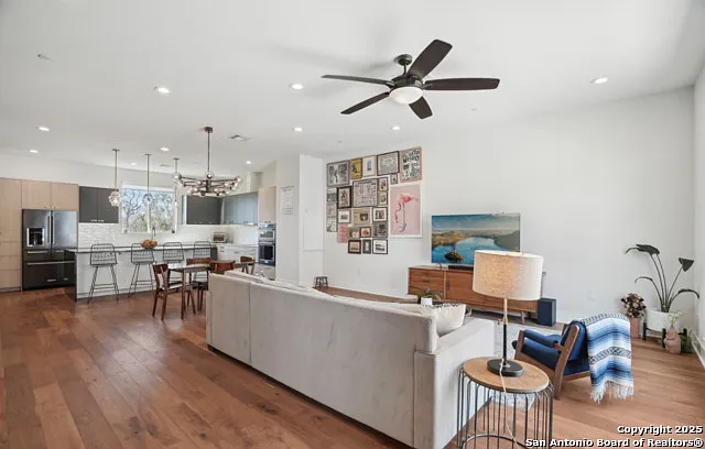 310 Clay St #11 — Photo 8