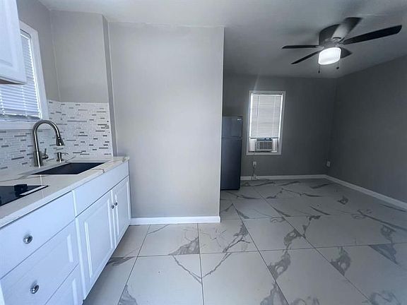 3rd image of 2843 Forest Hill Blvd APT 2