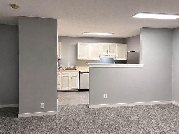 5th image of 48 Evergreen Rd