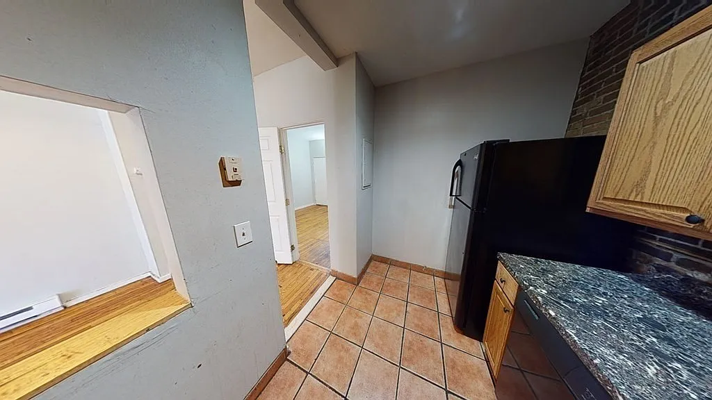 3 bed, 2.0 bath, 1223 sqft, $3,300 — Photo 4