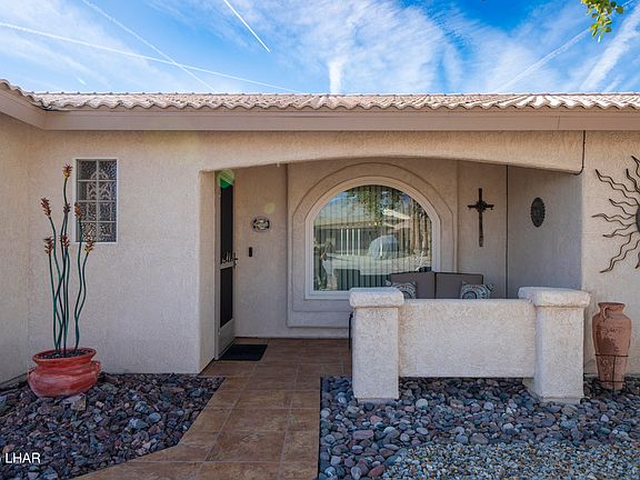 3rd image of 2534 Tanglewood Dr