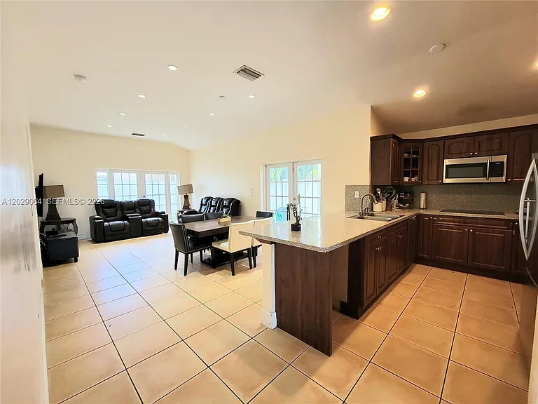5267 NW 186th Ln — Photo 15