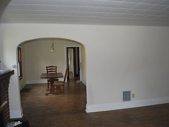 3rd image of 58 Schreck Ave