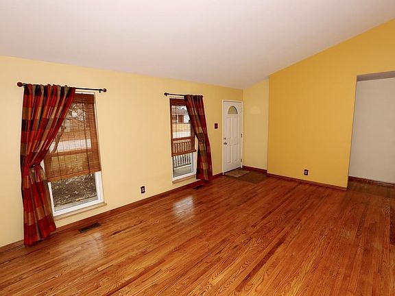 2nd image of 1395 Saint Anthony Ln