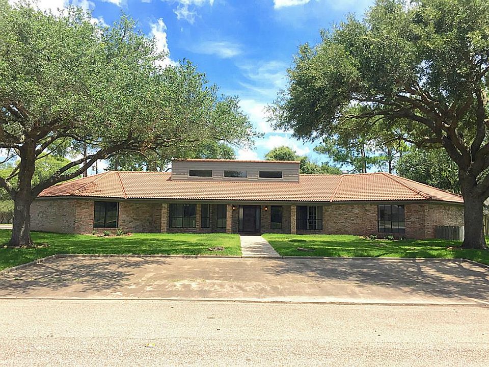 1st image of 801 2nd St