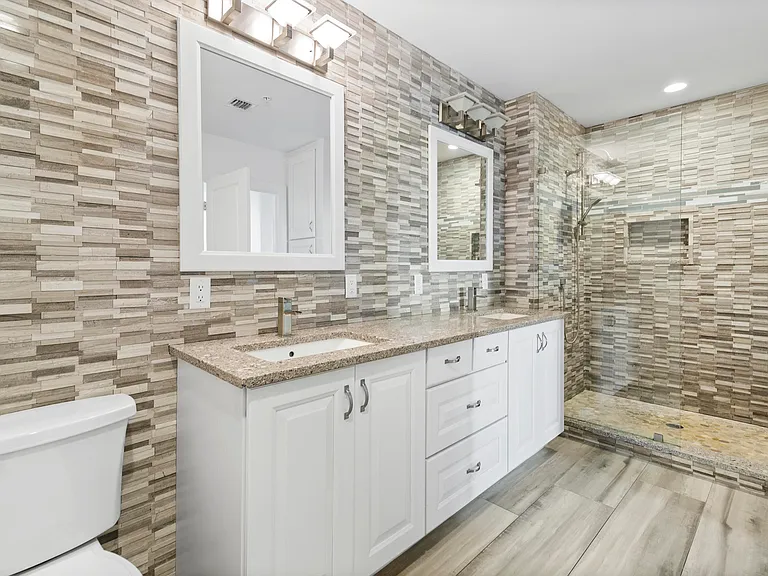 410 Evernia St #807 — Photo 16