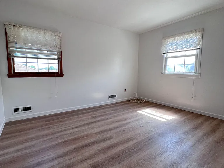 111 E Broadway — Photo 7