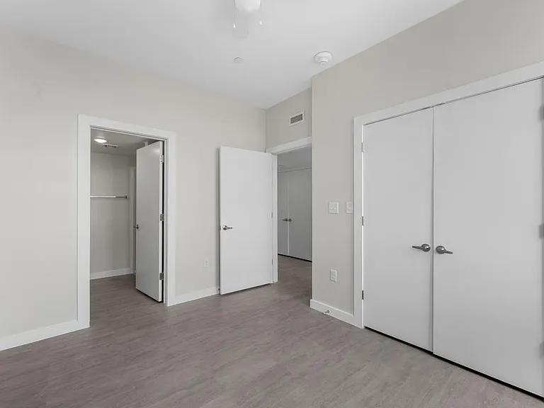 4 N 4th St #1401 — Photo 2