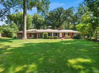 1304 Wilton Ln, Saint Louis, MO 63122